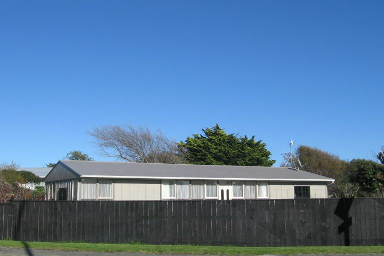 Photo of property in 50 Mazengarb Road, Paraparaumu Beach, Paraparaumu, 5032