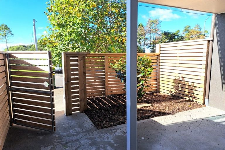 Photo of property in 24 Memorial Park Lane, Hobsonville, Auckland, 0618