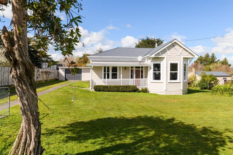 Photo of property in 8 Ngareta Street, Marton, 4710