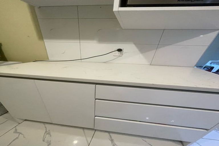 Photo of property in 83 Lynwood Road, New Lynn, Auckland, 0600