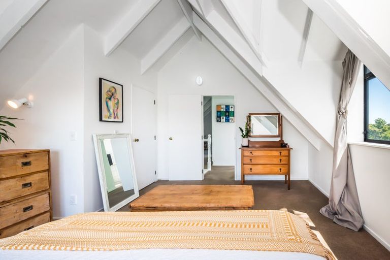 Photo of property in 10 Kanawa Street, Waikanae, 5036