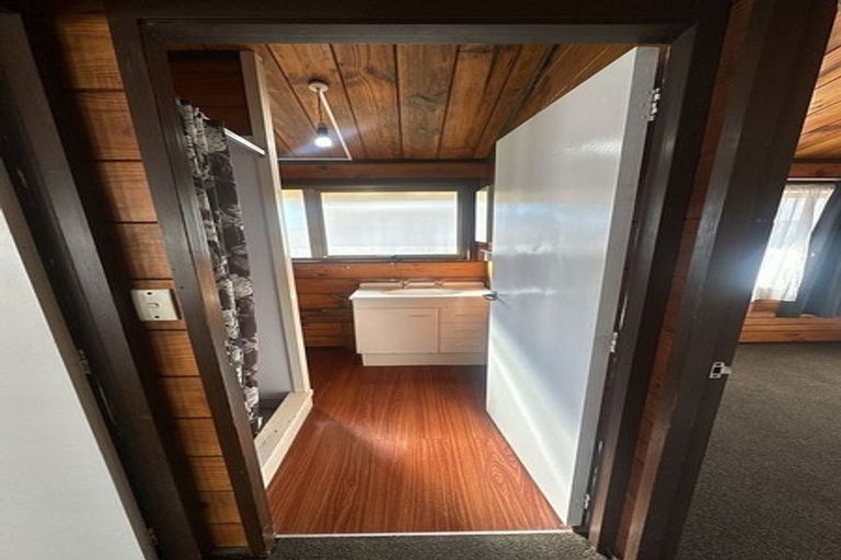 Photo of property in 3/89 Pinehaven Road, Pinehaven, Upper Hutt, 5019