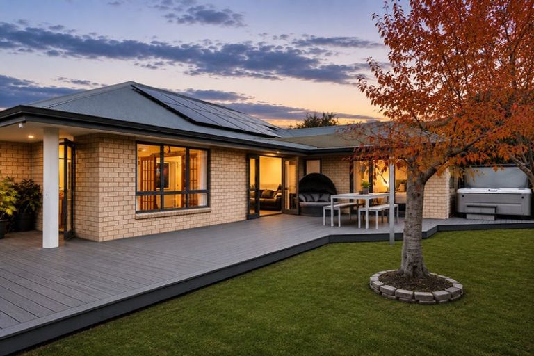 Photo of property in 18 Iroquois Place, Wigram, Christchurch, 8042