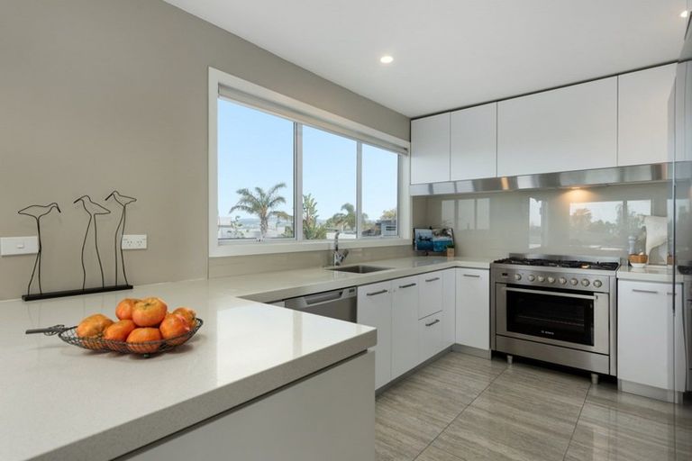 Photo of property in 27 Hillcrest Road, Otumoetai, Tauranga, 3110