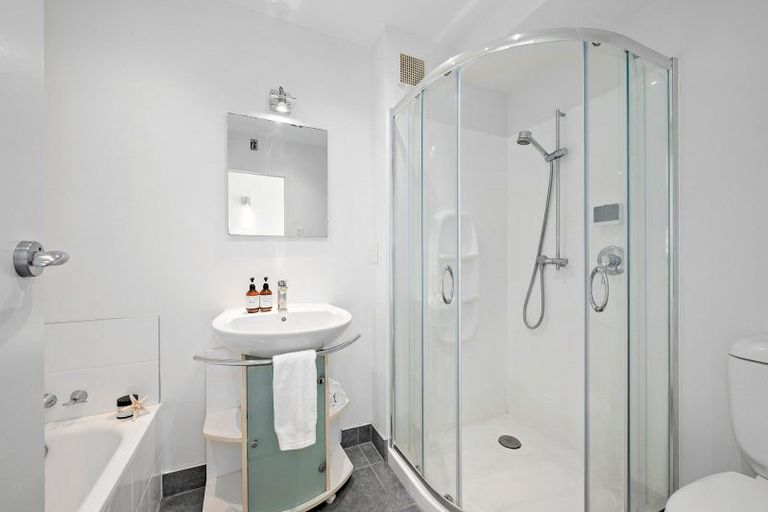 Photo of property in 127 Homebush Road, Khandallah, Wellington, 6035