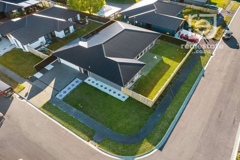 Photo of property in 8 Clonbunny Close, Rolleston, 7614