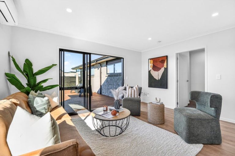 Photo of property in 18 Tiroake Street, Ruakura, Hamilton, 3214