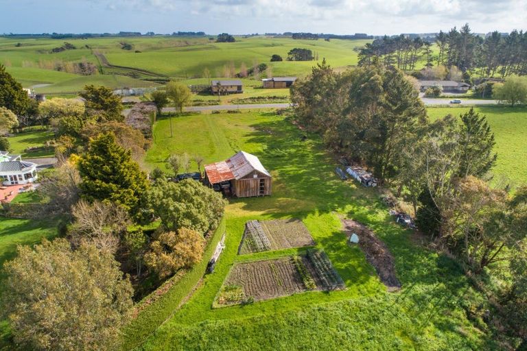 Photo of property in Thyme Out Estate, 800 Halcombe Road, Halcombe, Feilding, 4775