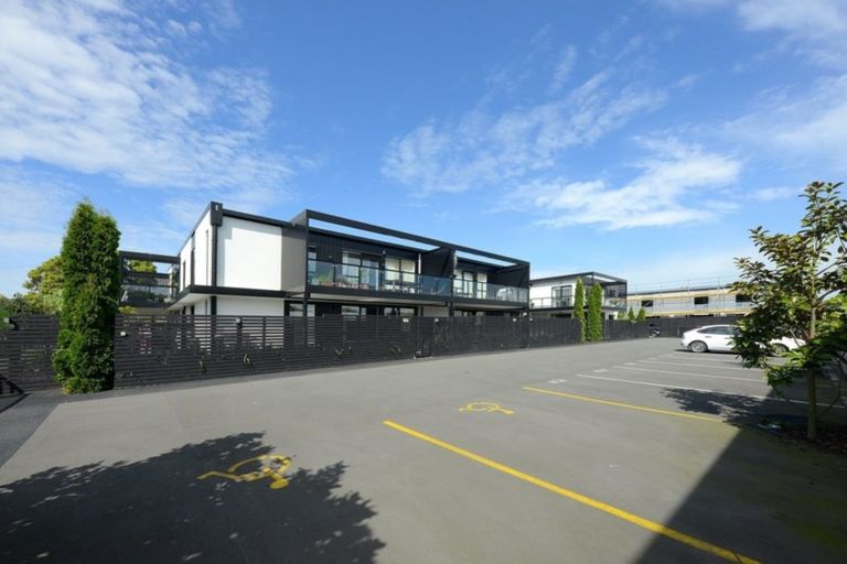 Photo of property in 4/275 Kilmore Street, Christchurch Central, Christchurch, 8011