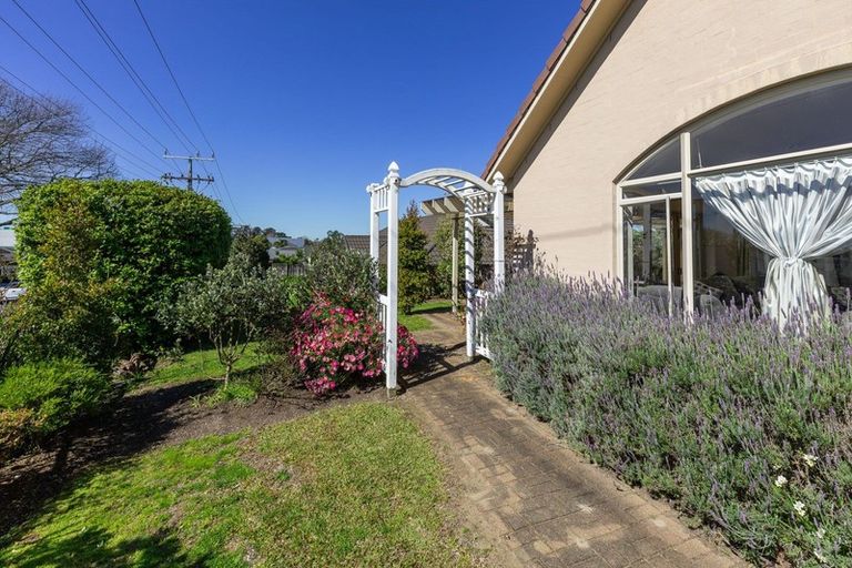 Photo of property in 122 Rototuna Road, Rototuna, Hamilton, 3210