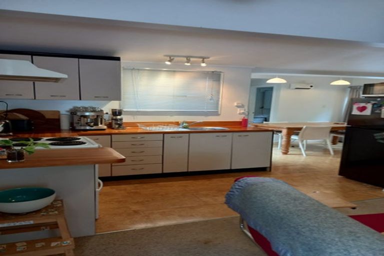 Photo of property in 4 Paremata Drive, Paremata, Porirua, 5024