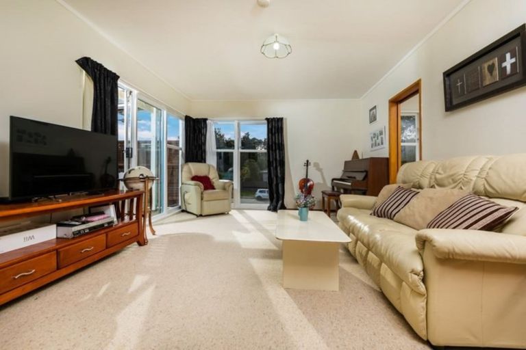 Photo of property in 6 Lauris Place, Birkdale, Auckland, 0626