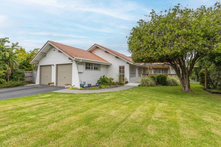 Photo of property in 3 Kanawa Street, Waikanae, 5036