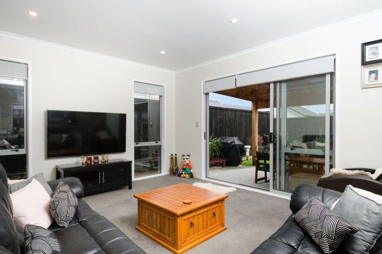 Photo of property in 8 Poaka Road, Hobsonville, Auckland, 0618