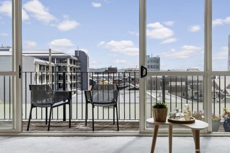 Photo of property in De Vere Apartments, 9/23 Tennyson Street, Te Aro, Wellington, 6011