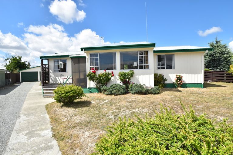 Photo of property in 50 Rata Road, Twizel, 7901
