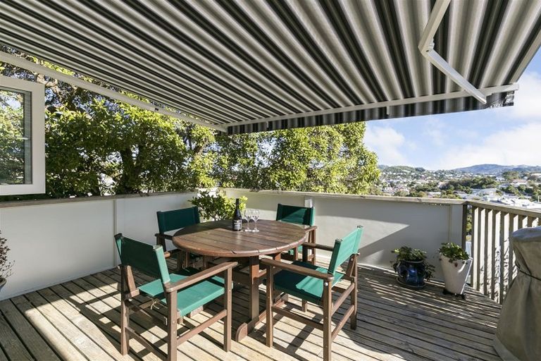 Photo of property in 9 Shortland Street, Khandallah, Wellington, 6035