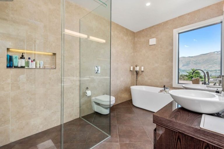 Photo of property in 25 Mount Gold Place, Wanaka, 9305