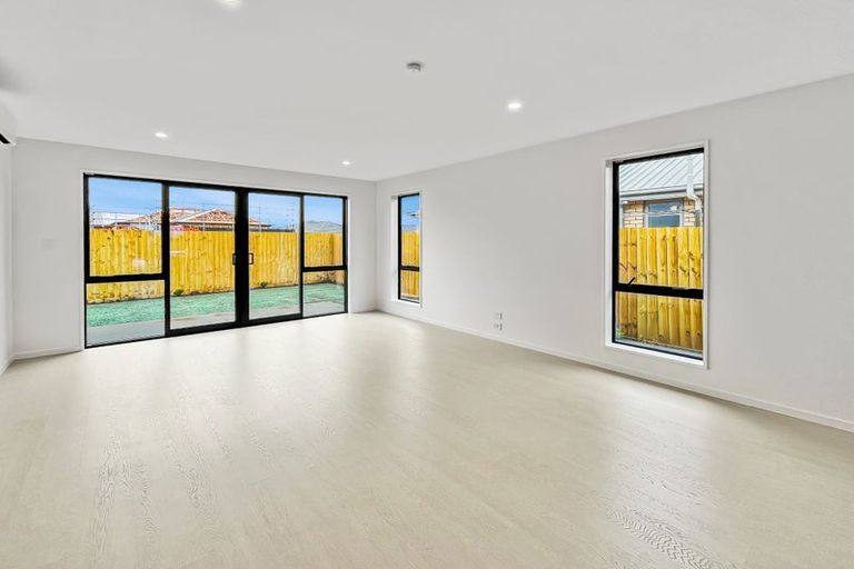 Photo of property in 35 Bill Hammond Drive, Belfast, 8051
