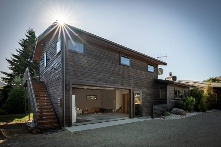 Photo of property in 10 Minaret Ridge, Wanaka, 9305