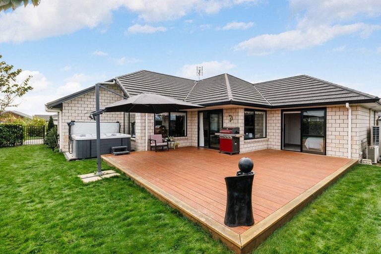 Photo of property in 46 Norfolk Drive, Cambridge, 3434