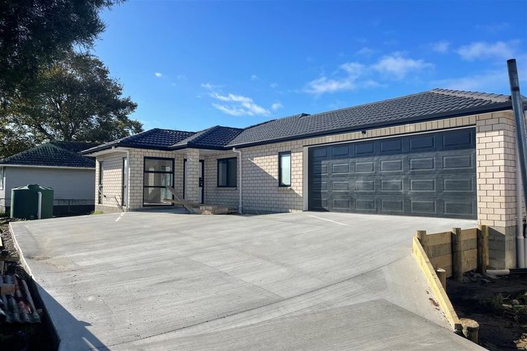 Photo of property in 2 Greenhaven Avenue, Papakura, 2113