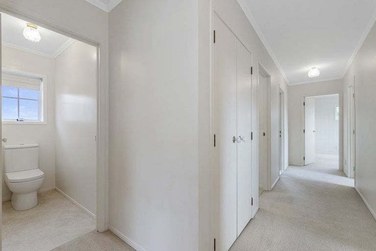 Photo of property in 33 White Heron Drive, Massey, Auckland, 0614