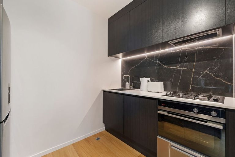 Photo of property in 35 Casterway Crescent, Jacks Point, 9371