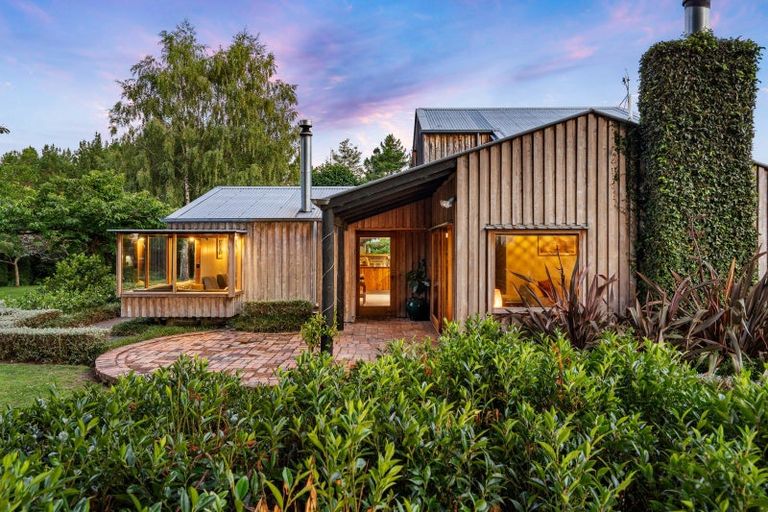 Photo of property in 16 Miller Street, Otane, 4202