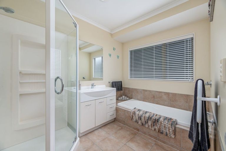 Photo of property in 56 Highfields Terrace, Henderson, Auckland, 0612