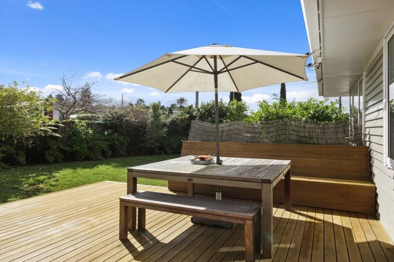 Photo of property in 19 Koru Street, Mangere Bridge, Auckland, 2022