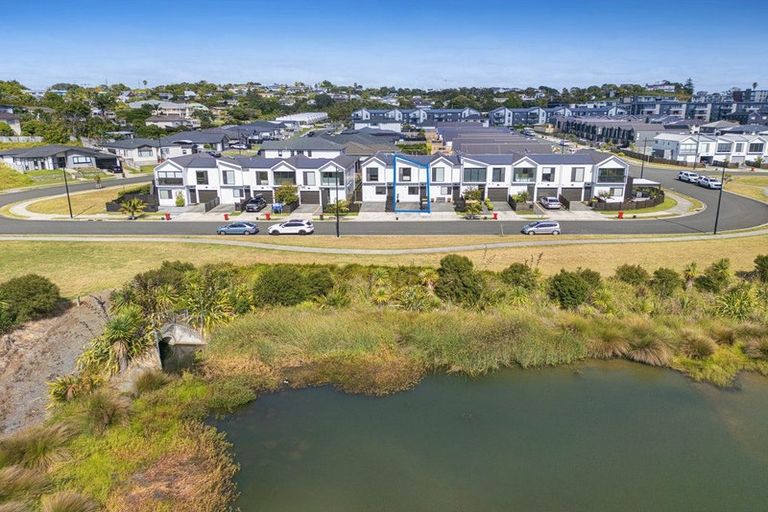 Photo of property in 11 Cambie Avenue, Red Beach, 0932