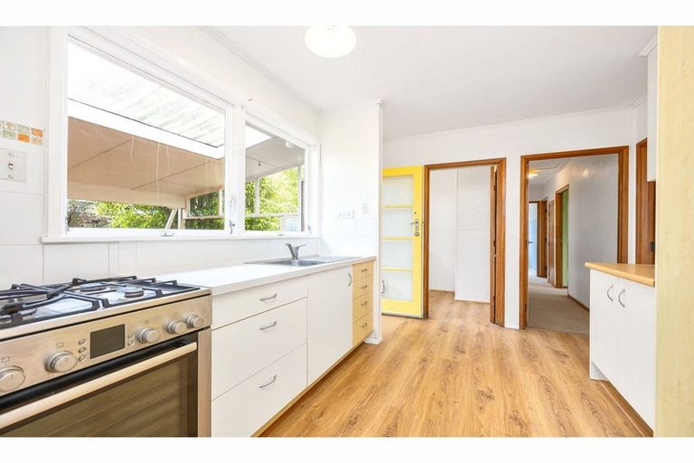 Photo of property in 280 Glengarry Road, Glen Eden, Auckland, 0602