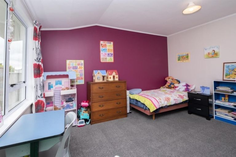 Photo of property in 2 Regan Street, Stratford, 4332