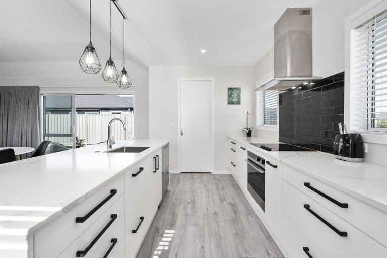 Photo of property in 5 Mckay Close, Frimley, Hastings, 4120