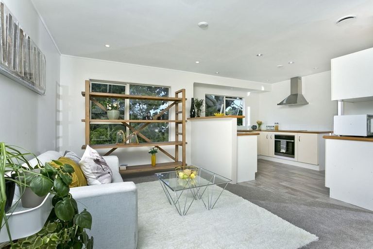 Photo of property in 10 Owl Court, Unsworth Heights, Auckland, 0632