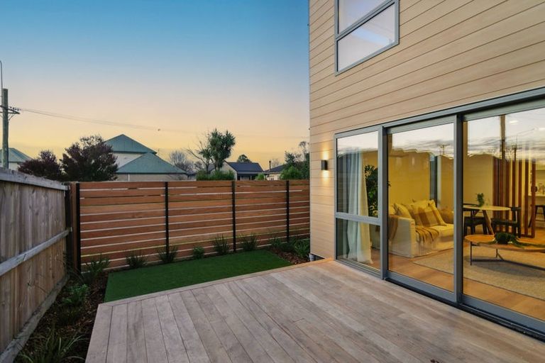 Photo of property in 112b Edgeware Road, St Albans, Christchurch, 8014