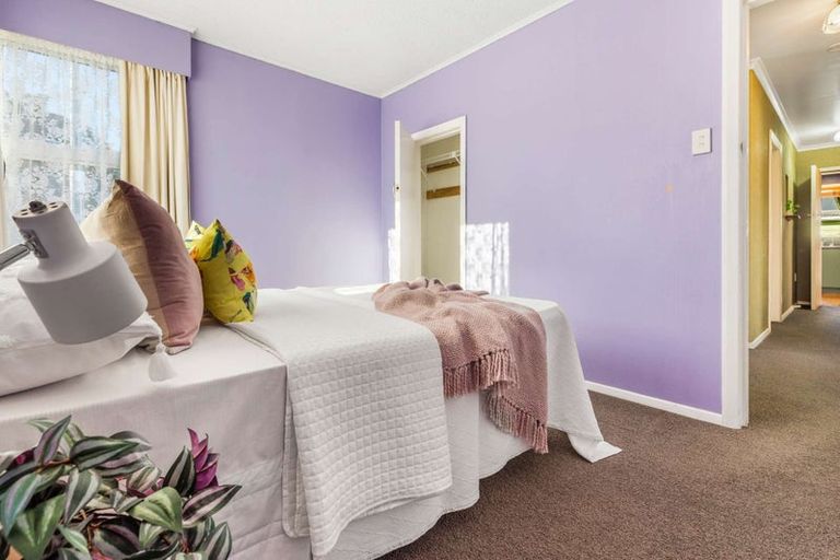 Photo of property in 2 Marsden Place, Awapuni, Palmerston North, 4412