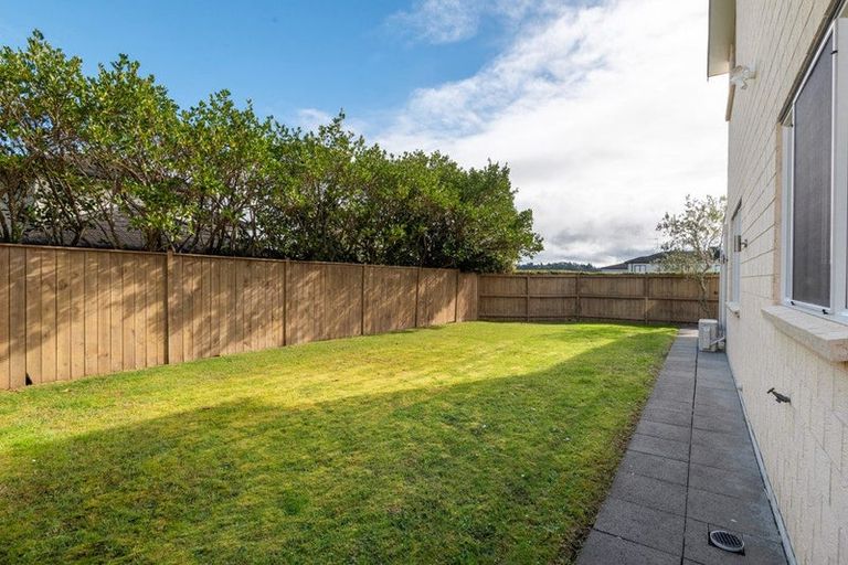 Photo of property in 42 Laurel Oak Drive, Schnapper Rock, Auckland, 0632