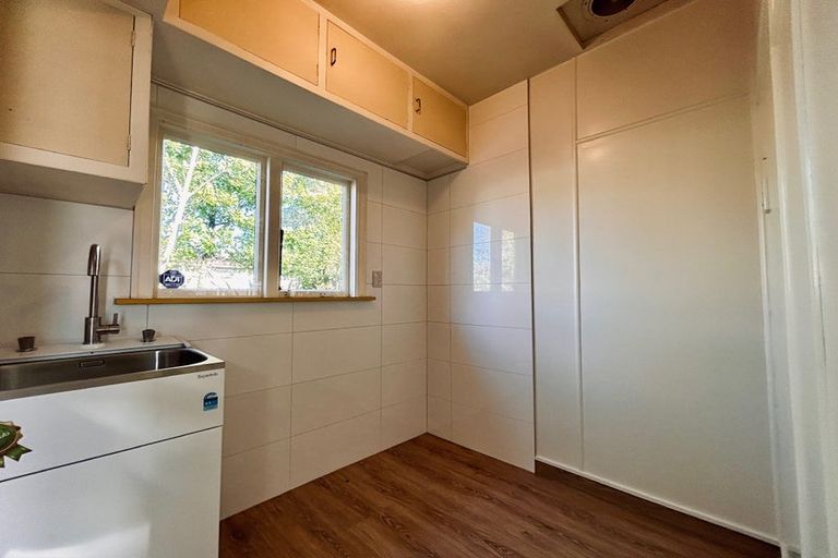 Photo of property in 1/98 Memorial Avenue, Ilam, Christchurch, 8053