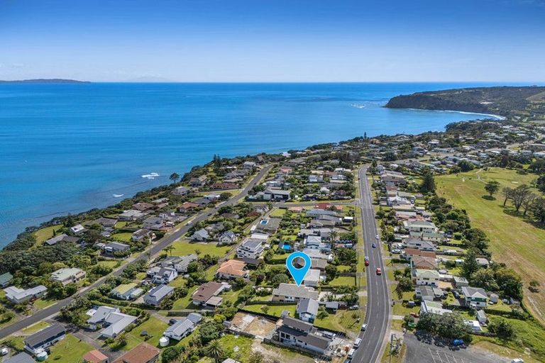 Photo of property in 1326 Whangaparaoa Road, Army Bay, Whangaparaoa, 0930