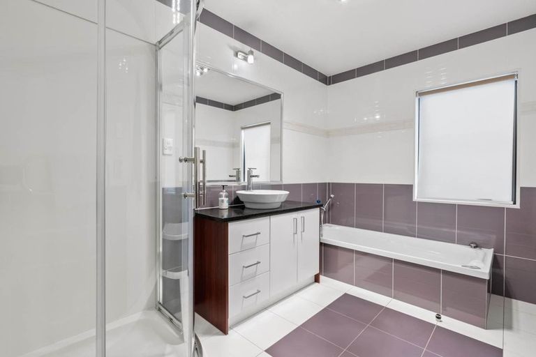 Photo of property in 28 Malahide Drive, Flat Bush, Auckland, 2019