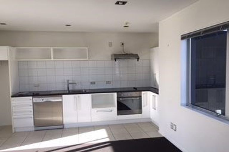 Photo of property in 4/6 Defoe Place, Waltham, Christchurch, 8023