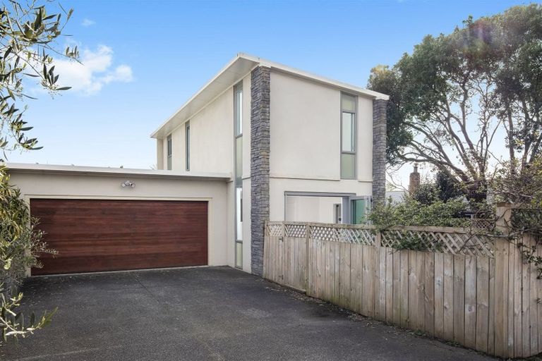 Photo of property in 2b Racecourse Road, Waiuku, 2123