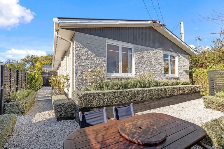Photo of property in 1/172 Centaurus Road, Saint Martins, Christchurch, 8022