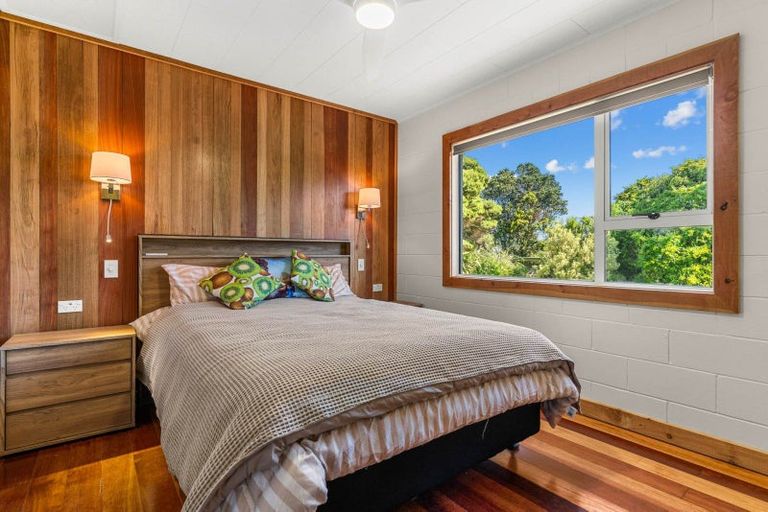 Photo of property in 8 Signal Station Road, Pouto, 0391