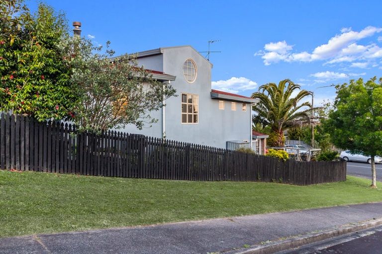 Photo of property in 58 Garton Drive, Massey, Auckland, 0614