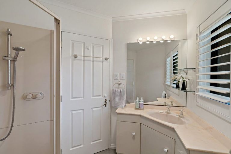 Photo of property in 31 Gilberd Place, Torbay, Auckland, 0630