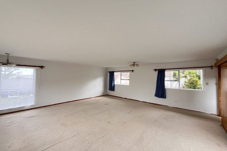 Photo of property in 214 Forrest Hill Road, Forrest Hill, Auckland, 0620