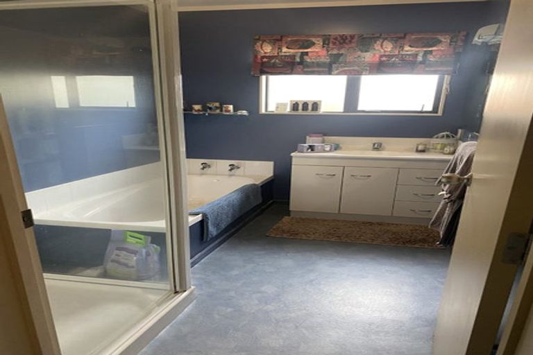 Photo of property in 81 Parnell Heights, Kelvin Grove, Palmerston North, 4414